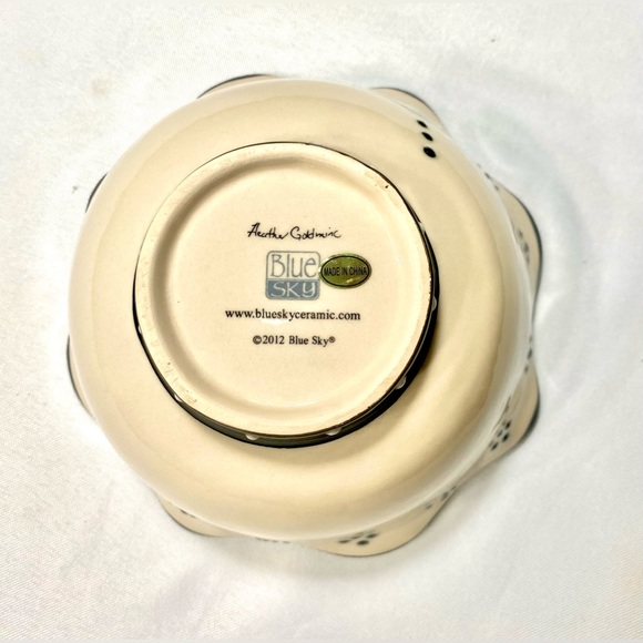 BOWL Blue Sky 2012 Ceramic Heather Goldminc Black Beige Floral 6.25” D 21/2 cups - Picture 5 of 7